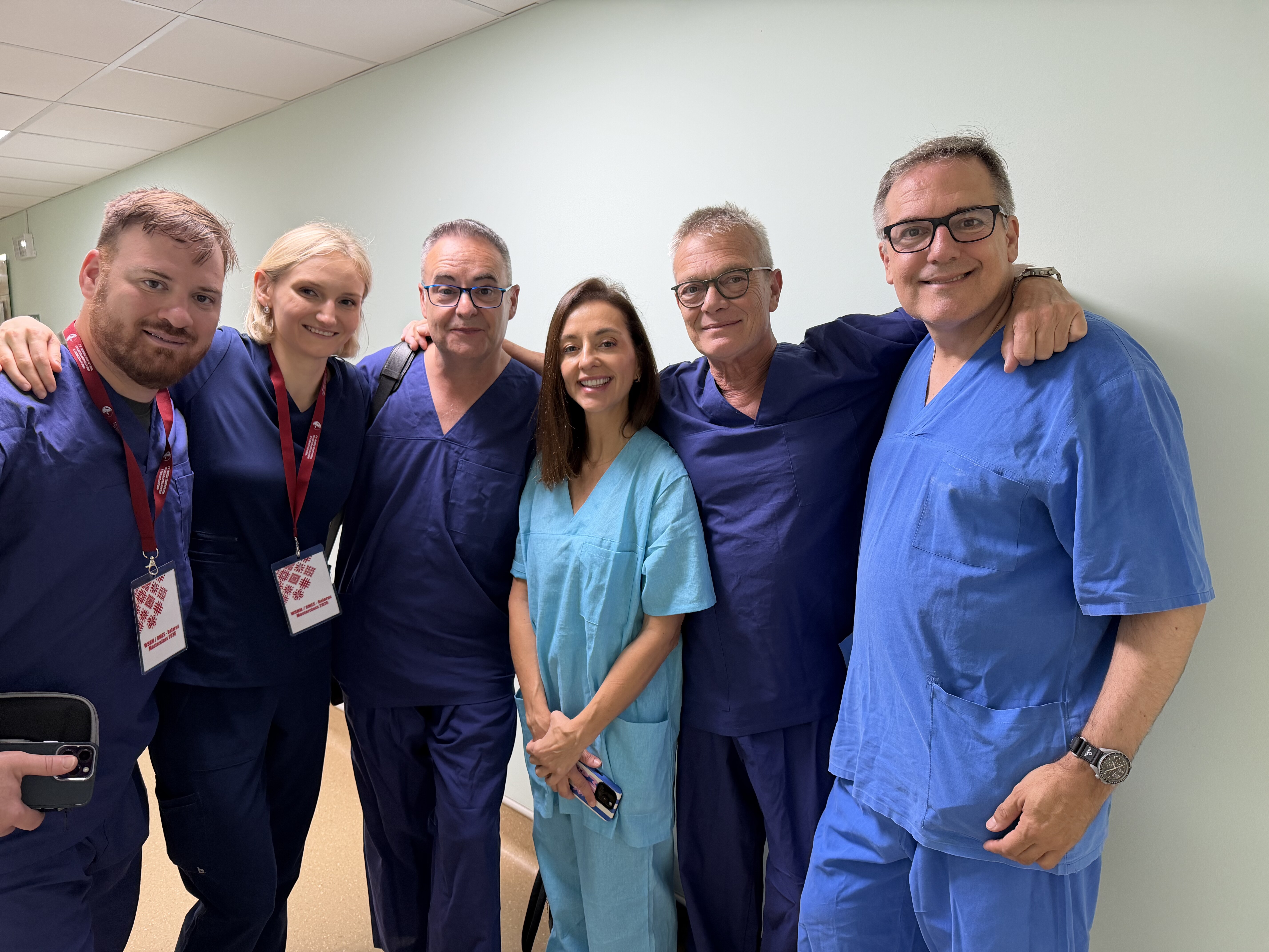Gruppo di professionisti sanitari durante una missione umanitaria